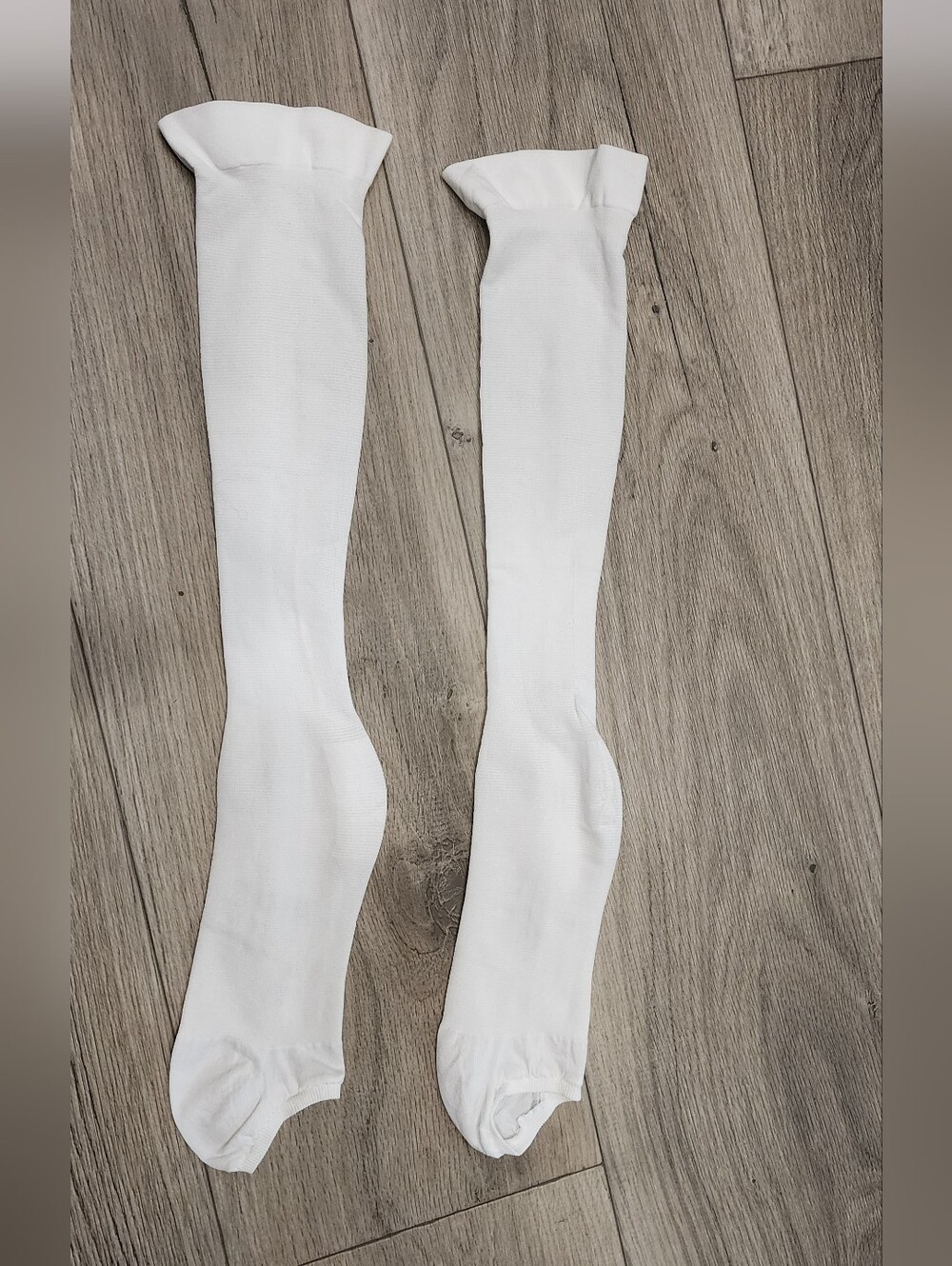 NWOT. Tyco Kendall T.E.D. Anti Embolism Medical/Compression Socks - Picture 2 of 4